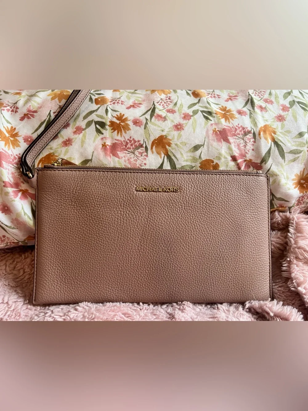 Michael Kors Dusty Rose Pebbled Leather Large Wristlet/Wallet | GUC | Fits Phone - Picture 2 of 14
